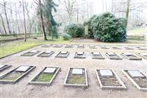 Vojenský hřbitov a památník 45 padlým rudoarmějcům Eichgraben  (384 kB)