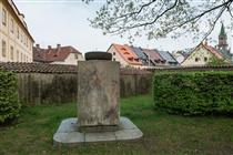 Denkmal für wichtige Friedländer Persönlichkeiten, Friedland  (324 kB)