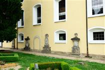 Kirche und Friedhof, Großschönau (190 kB)