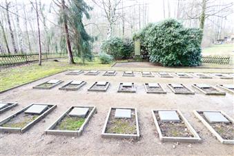 Vojenský hřbitov a památník 45 padlým rudoarmějcům Eichgraben 