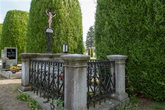 Grab der Friedländer Dechanten, Friedland
