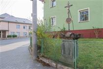 Kreuz in der Fügnerova-Straße, Friedland  (265 kB)