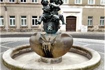 Marktfrauenbrunnen, Klosterplatz, Zittau (520 kB)